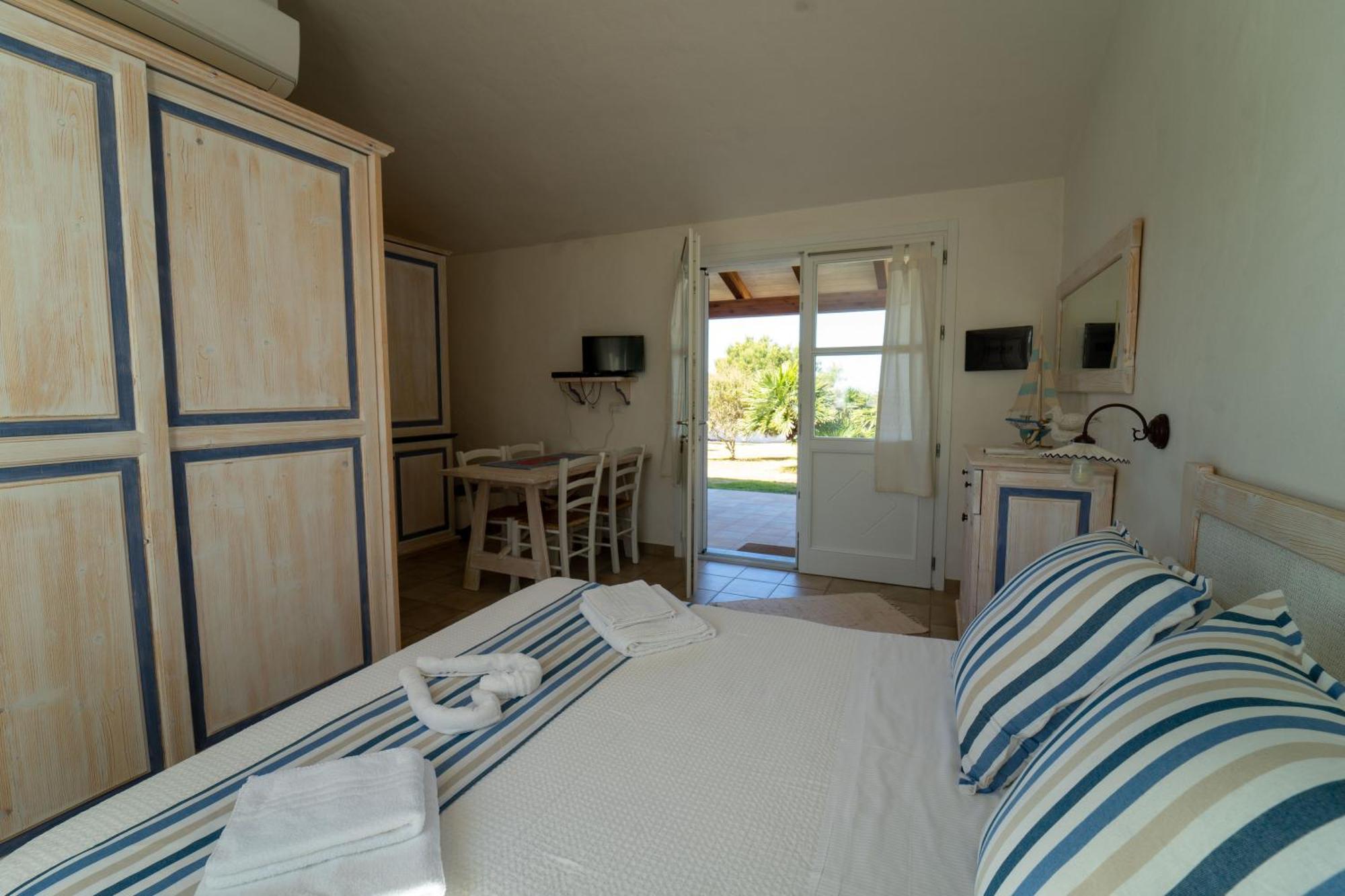 Residence Isola Dei Mori Sant'Antioco Luaran gambar